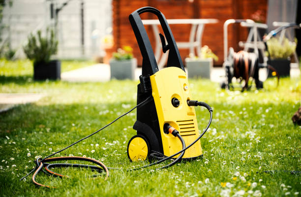 Best Roof Washing  in Independence, WI